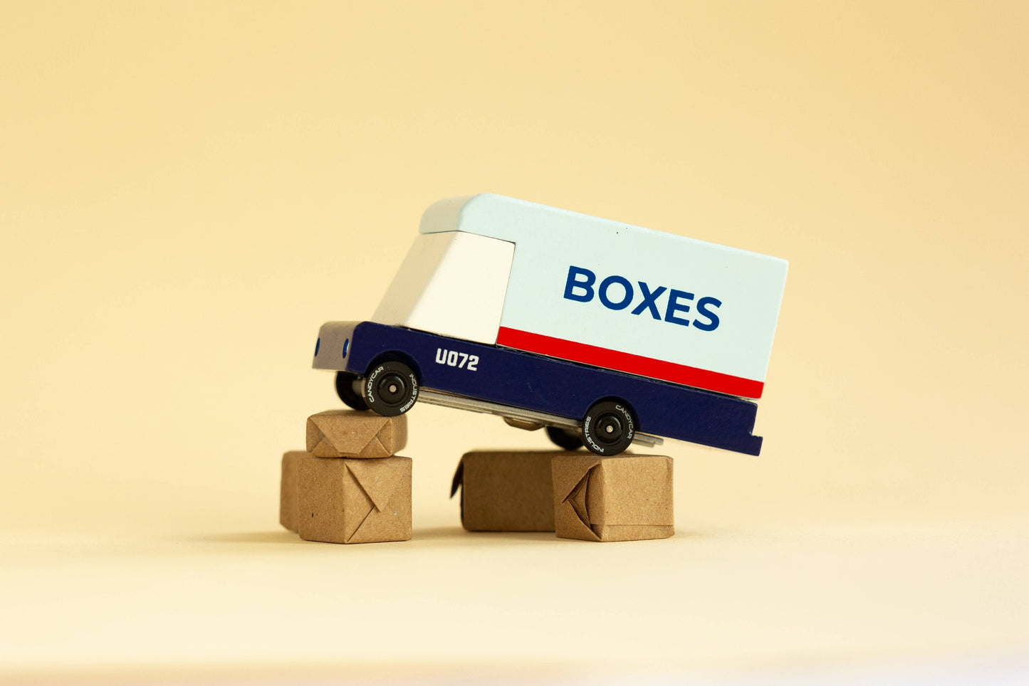 candylab-mail-van