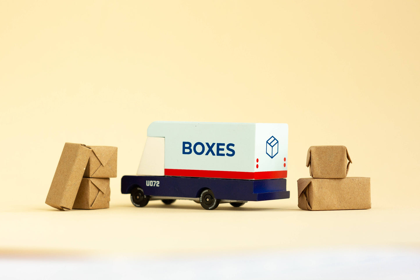 candylab-mail-van
